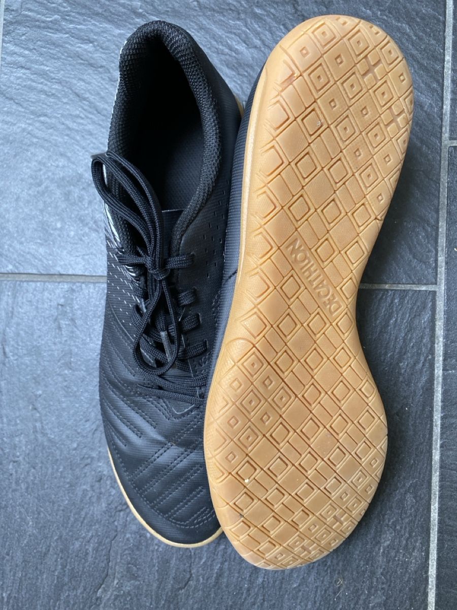 Decathlon Scarpe da uomo: Hallenturnschuhe Grösse 42 – Usato da Basel venduto da lxbsl 1