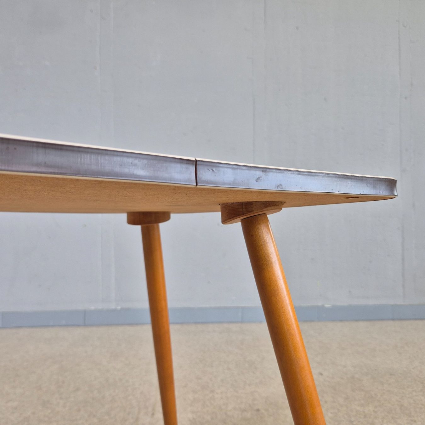 Tische: MCM Coffee-Table Beistelltisch Holzoptik Tisch – Gebraucht aus Nottwil von Wondewa-Shop 5