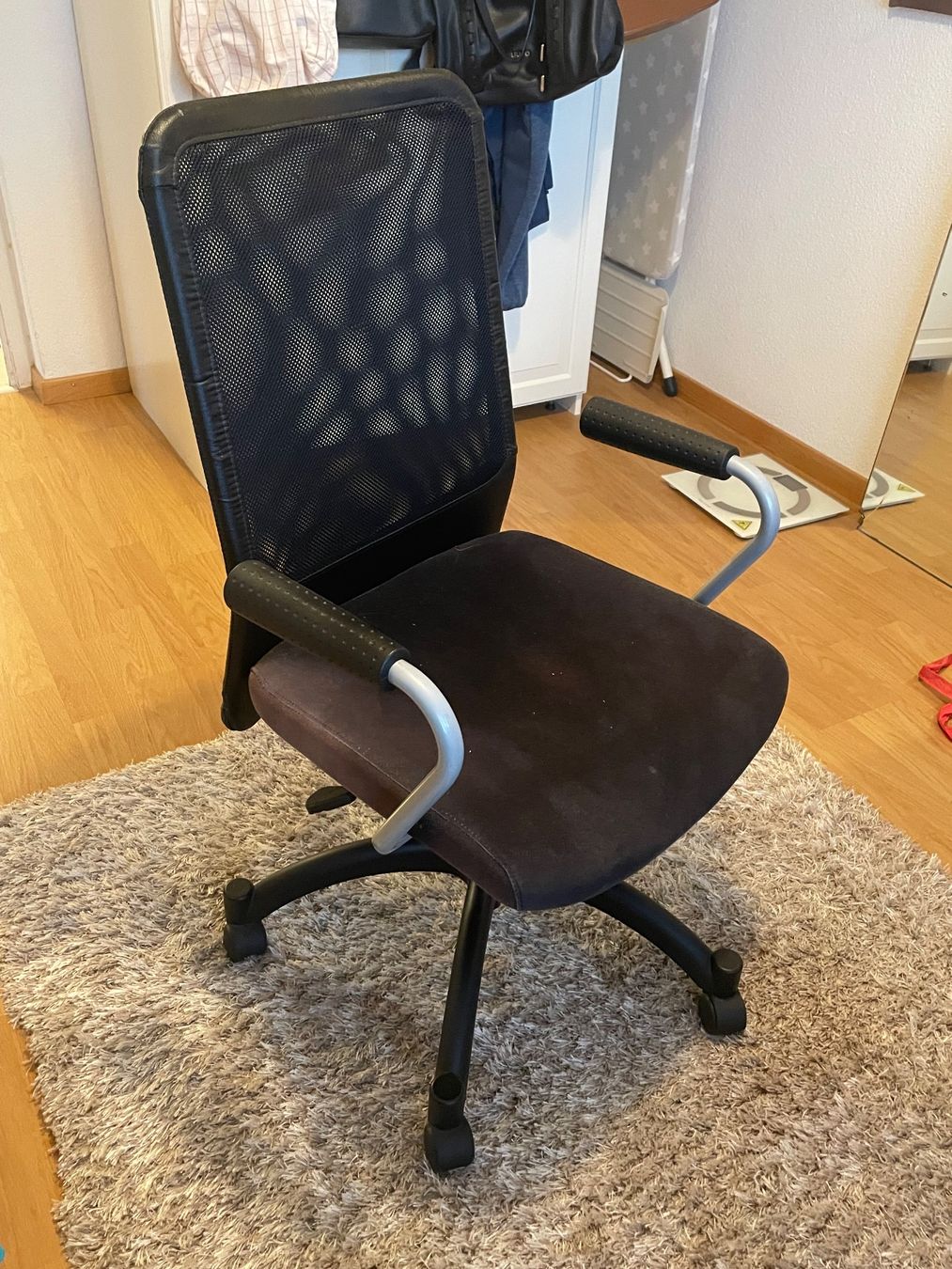 Chaises: Bürostuhl – D'occasion à Luzern par sil_6mrn