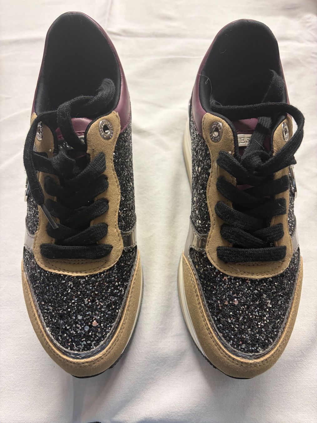 Guess Scarpe da donna: Turnschuhe Guess Gr. 36 – Nuovo (secondo la descrizione) da Dulliken venduto da ricki51