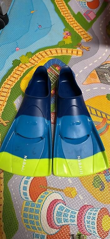 Placchette & Badge: Pinne per nuoto 35-36 – Usato da Gordevio venduto da nin_57b5