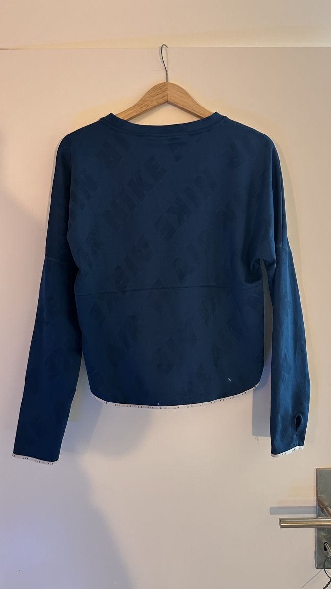 Nike Pullover & Sweatshirts: NIKE Air Damen Pullover Grösse M – Gebraucht aus Hinterkappelen von Gogigo36 1