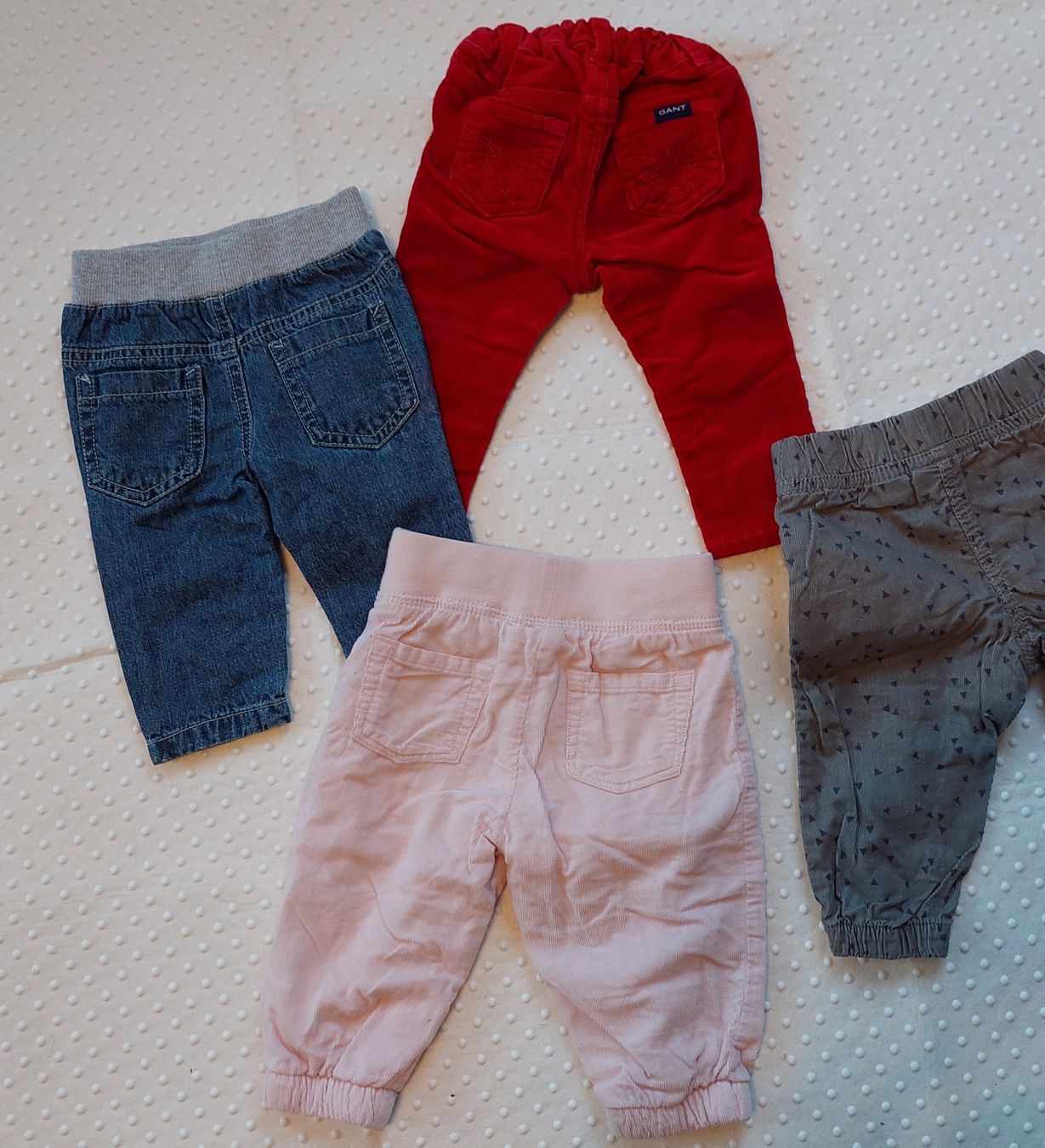 Lotti & Set di vestiti: 4 coole Mädchenhosen, Grösse 62/68 – Usato da Gysenstein venduto da joshuas81 2