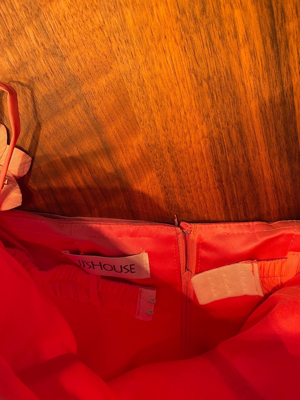 Vestiti: Kurzes Cocktailkleid – Nuovo (secondo la descrizione) da Brüttisellen venduto da Molemo 2
