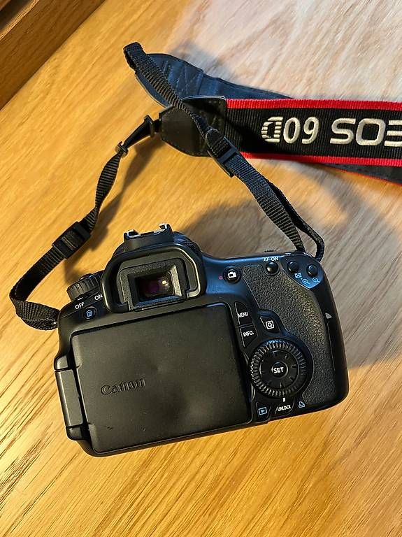 Kamera: Canon EOS 60D (low shutter count) kit & 4 lenses – Gebraucht aus Porza von Melanie.10 2