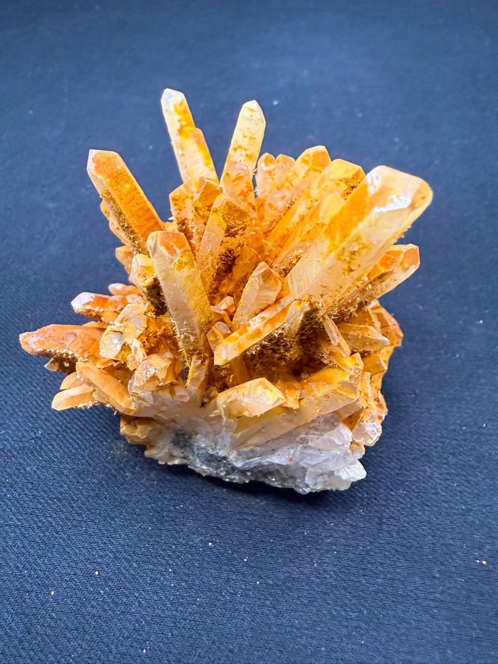 Minéraux & Lithothérapie: Quarz mit Limmonit Überzug – D'occasion à Schinznach Bad par Demerald 2