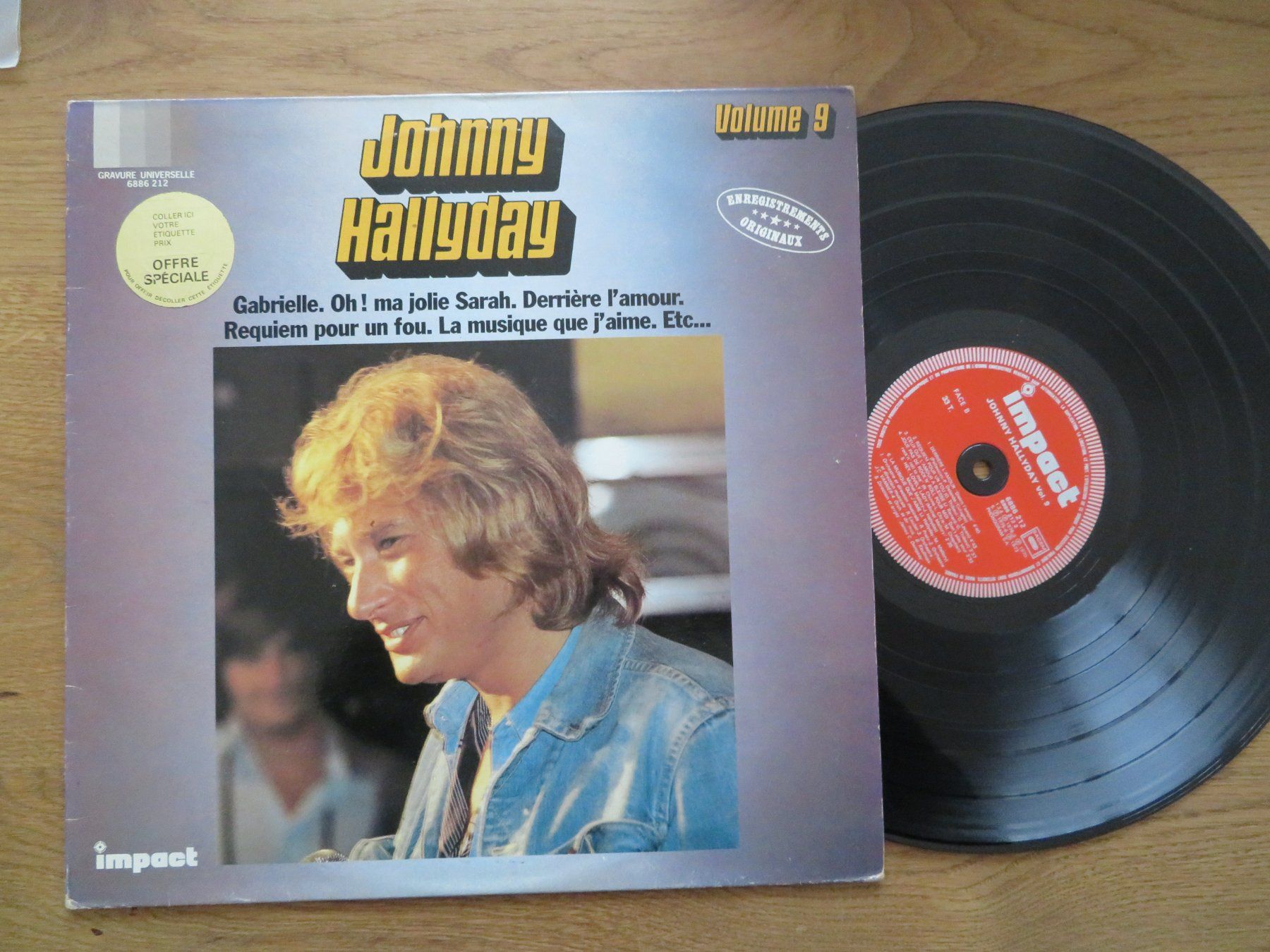 Dischi in vinile: JOHNNY HALLYDAY VOL 9 – Nuovo (secondo la descrizione) da Zürich venduto da max_cp5f