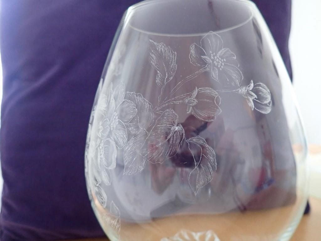 Bicchieri: Grosses Dekoglas mit geritzten Blumen – Nuovo (secondo la descrizione) da Galgenen venduto da Marc98 5