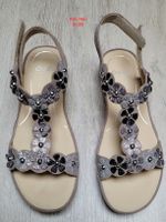 Neue Sandalen Grösse 36 mit Blumenapplikation