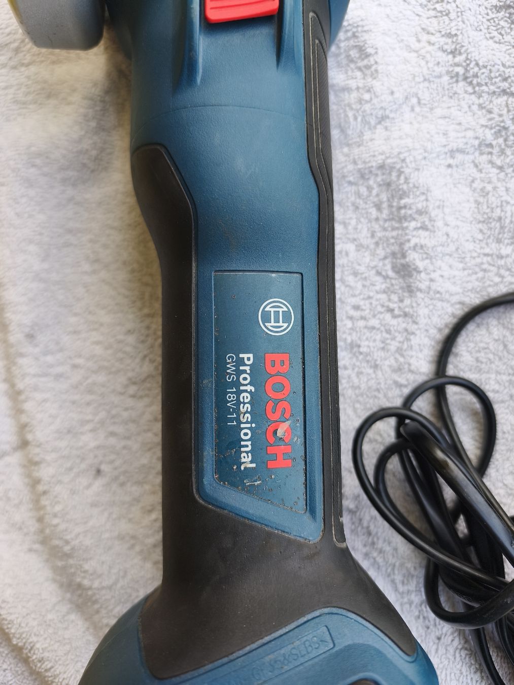 Bosch Tutti gli attrezzi: Bosch Akku Winkelschleifer Set – Usato da Recherswil venduto da Sruscha58 6
