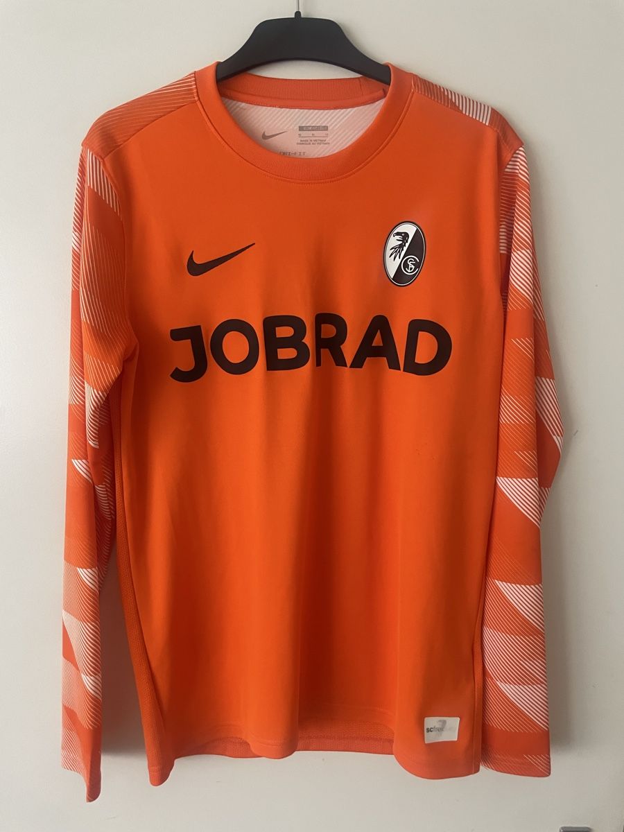 Nike Canottiere & Pantaloni: SC Freiburg Torwarttrikot – Usato da Wettingen venduto da Sloettler