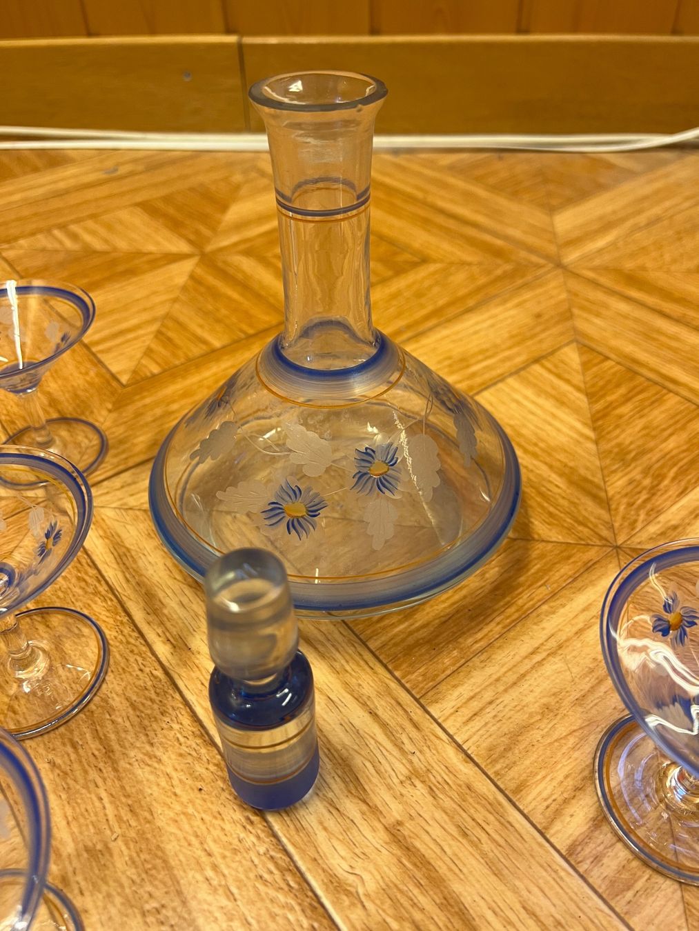 Caraffe: Antike Karaffe mit Gläser – Usato da Uetendorf venduto da Stoun 3