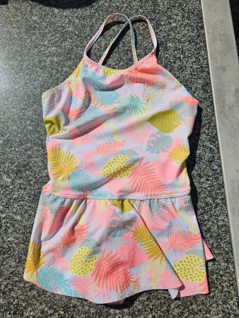Badeanzug Röckchen von Decathlon, Grösse ca 134, neuwertig