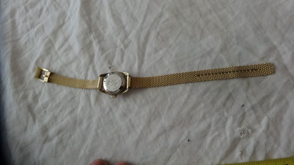 Invicta Montres: INVICTA  SEHR KLEINE DAMEN UHR .HANDAUFZEUG.LAUFT – D'occasion à zürich par ahmad01 1