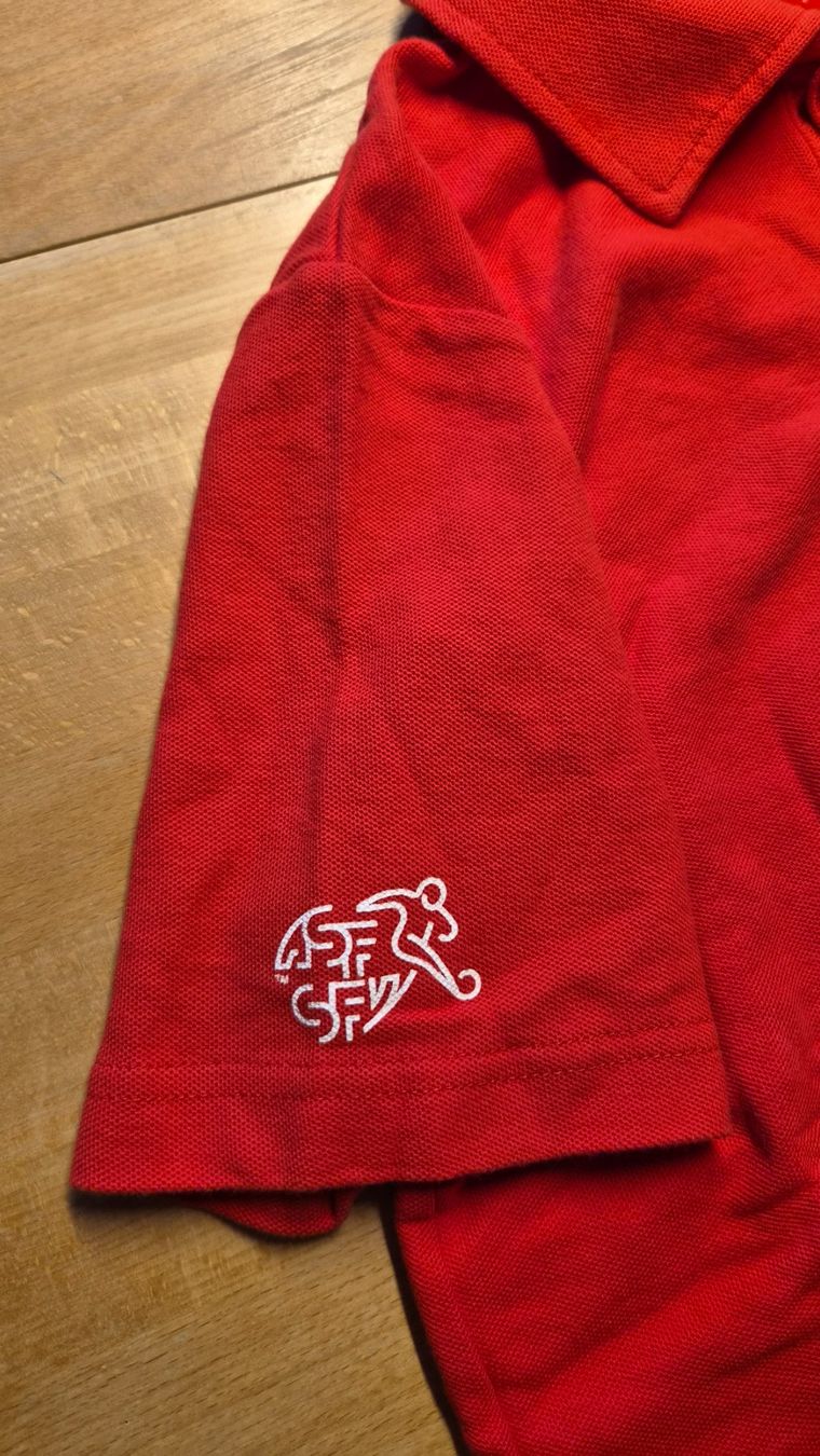 Magliette Polo: Polo-Shirt SFV/CS mit Schweizerpsalm/Hymne – Usato da Nänikon venduto da nimmdoch2 4