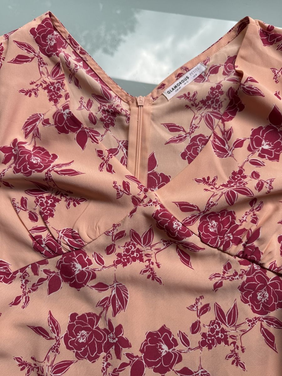 Vestiti: ✨Wunderschönchönes Kleid mit Blumenmuster, Grösse M✨ – Nuovo (secondo la descrizione) da zürich venduto da Bailey17 3
