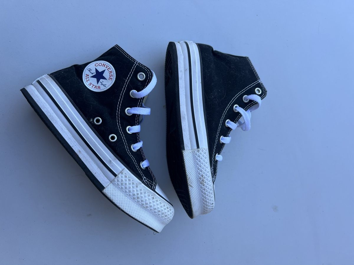 Converse Herrenschuhe: Convers Chuck Taylor All Star Sneaker Gr. 32 – Gebraucht aus Heiligkreuz (Mels) von fodo