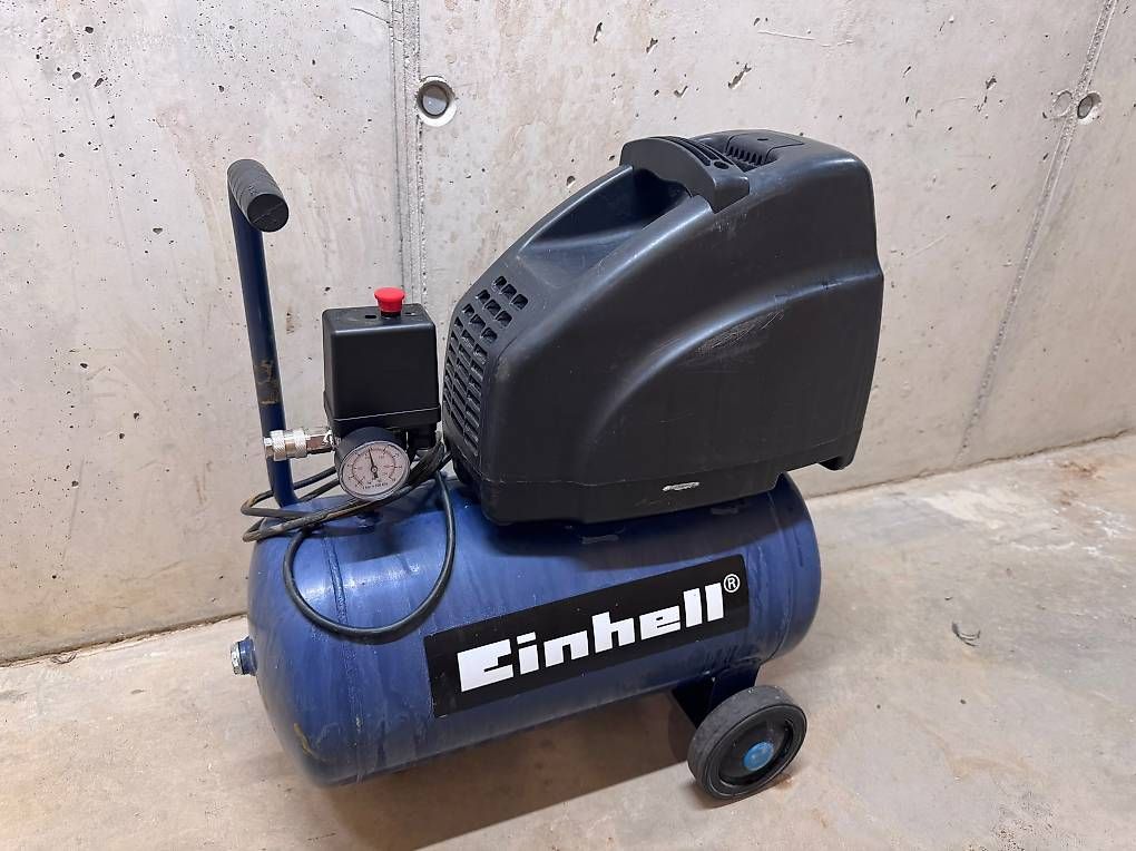 Einhell Compresseurs: Petit compresseur Einhell 24L  À sec / Sans huile – D'occasion à Monthey par Susii_M