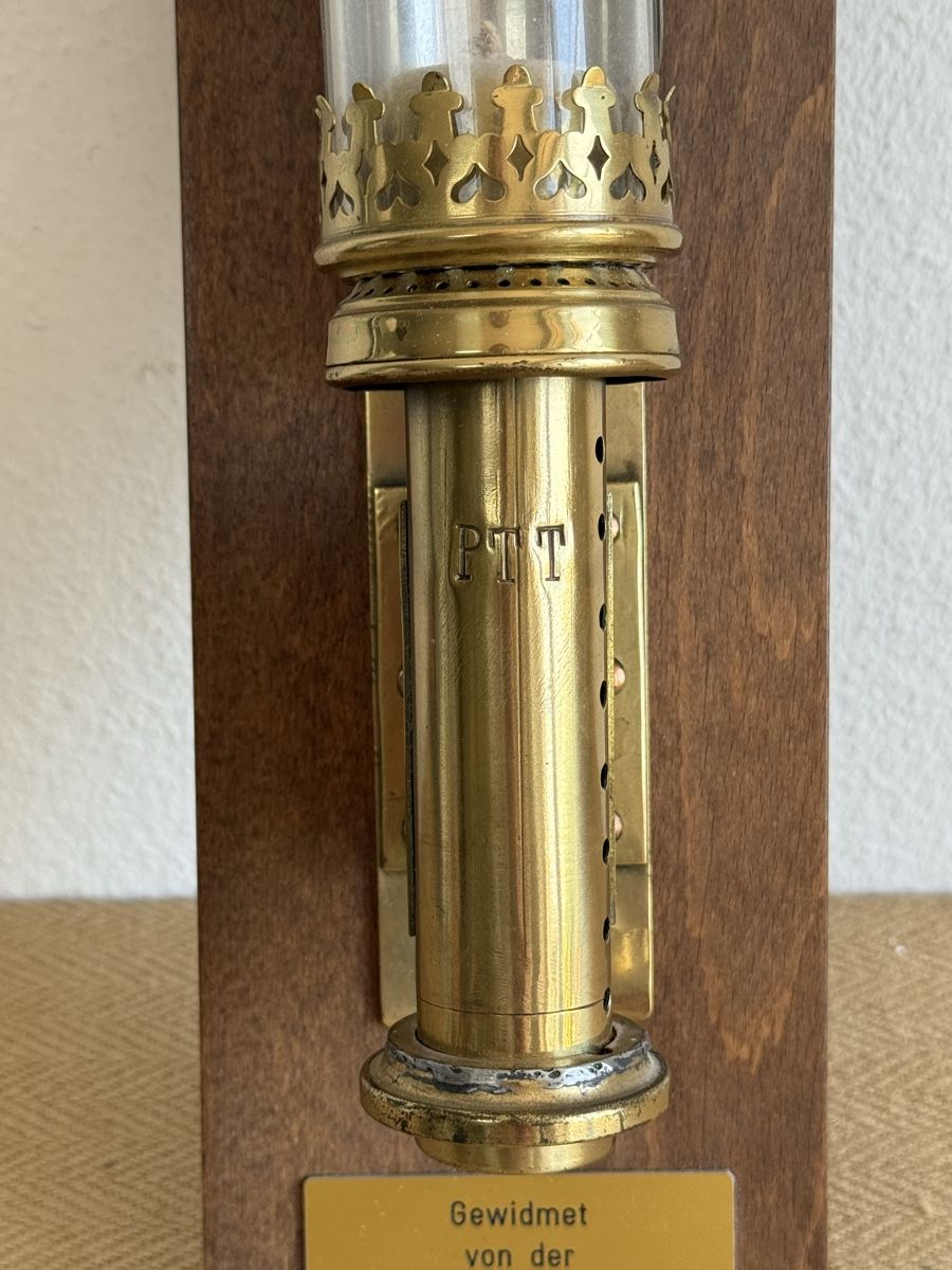 Lampade: Schweizer Messing Wandlampe PTT Vintage – Usato da Konolfingen venduto da petzipetz 1