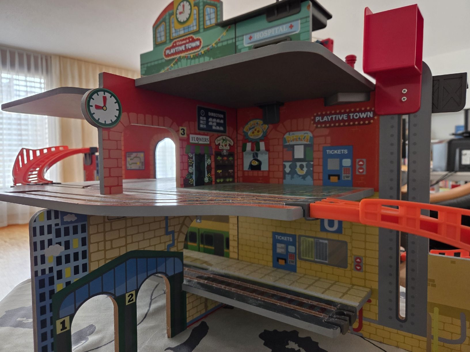 Giocattoli: Playtive XXL Hauptbahnhof – Usato da Rombach venduto da Malivo 4