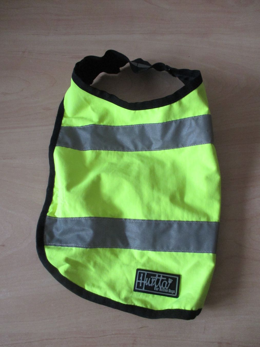 Hurtta Bekleidung: HURTTA REGEN/SICHERHEITS WESTE GR.25CM – Gebraucht aus Winterthur von katzen07 1