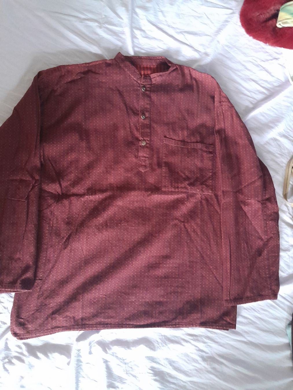Chemises: chemise bordeau à poids taille L – D'occasion à Genève par ang_fd8z
