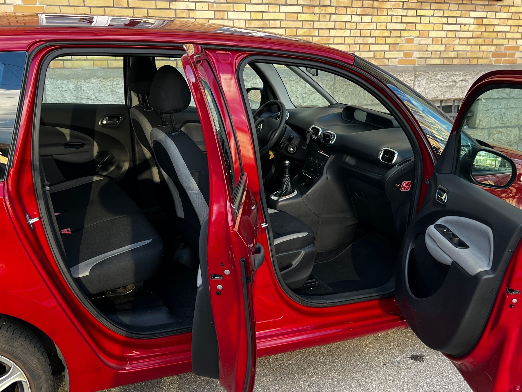 Citroën Automobili: Citroen Picasso C3 – Usato da Zürich venduto da Multistiva 3