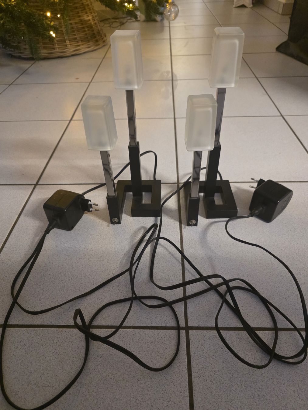 Comodini: 2er Set Nachttischlampen, modern, schwarz/silber – Usato da Ittigen venduto da cch_26sj