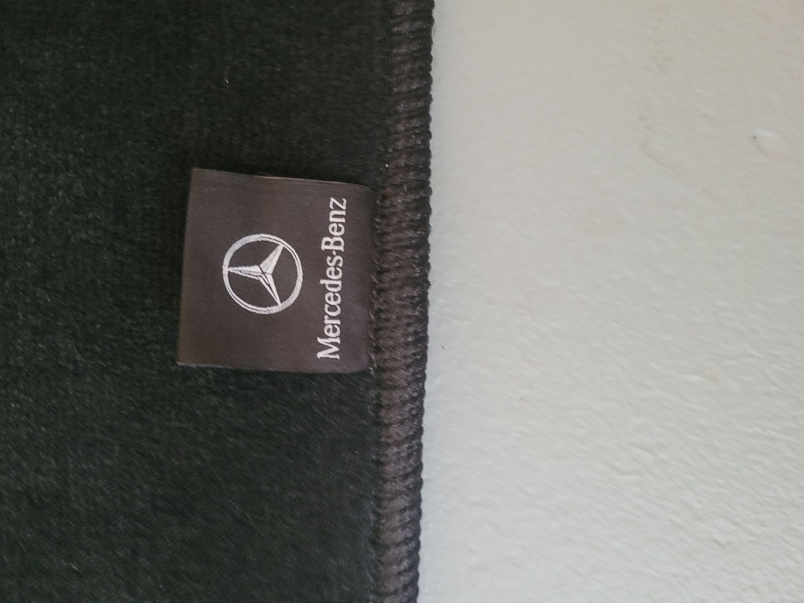 Mercedes-Benz Teppiche / Matten: Tapis coffre Mercedes série C break – Neu (gemäss Beschreibung) aus Cernier von Casimir1 1
