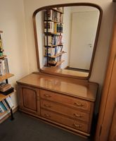 Vintage Holzkommode mit grossem Spiegel
