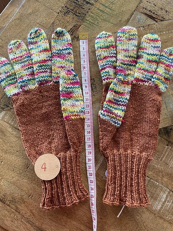 Guanti & manicotti: Fingerhandschuhe handgestrickt Merino  – Nuovo e nell'imballaggio originale da Liestal venduto da Strigg-Grossmami 3