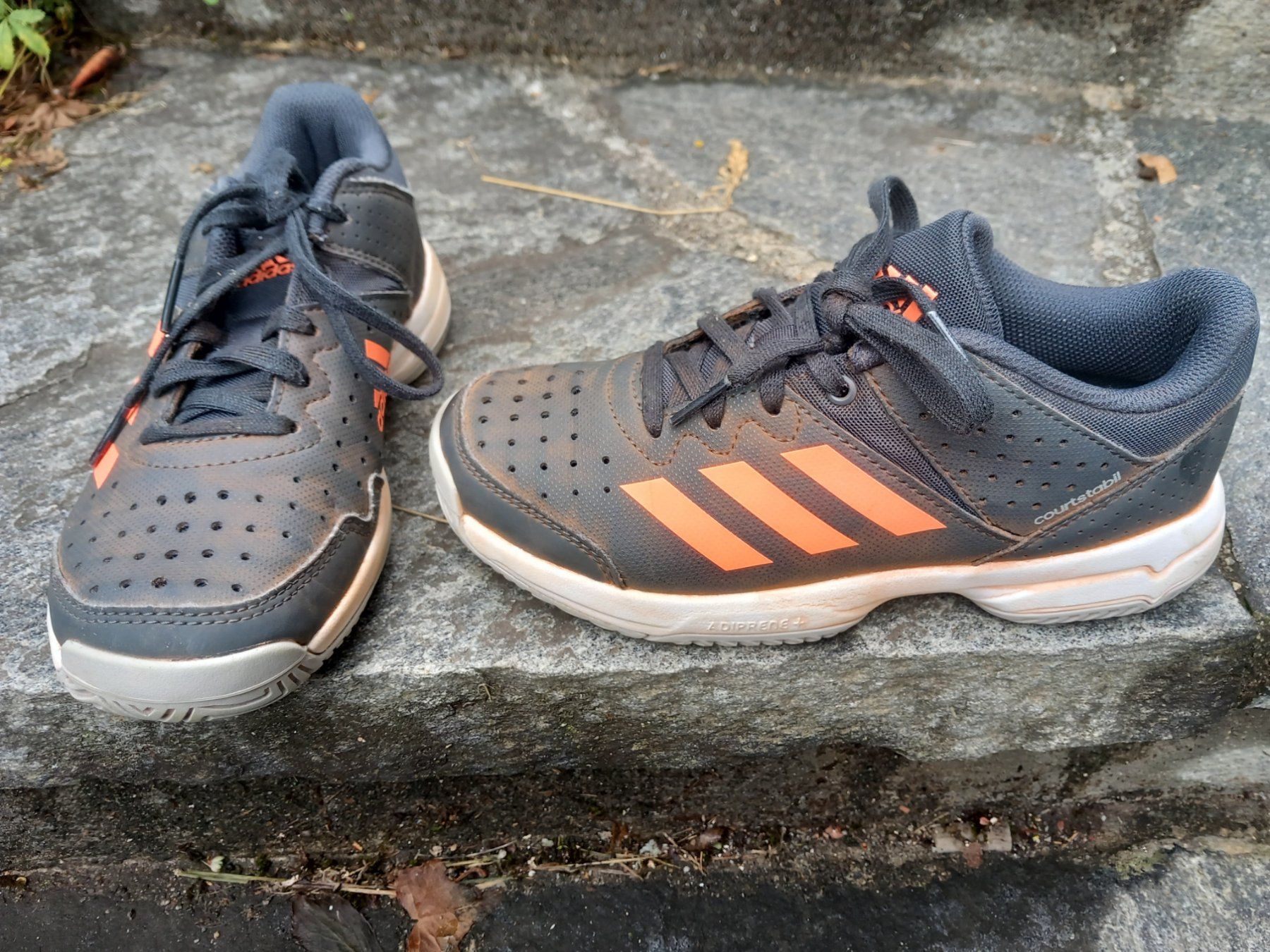 Chaussures garçon: Scarpa da ginnastica Adidas 33 – D'occasion à Motto (Blenio) par Vale.L85 1