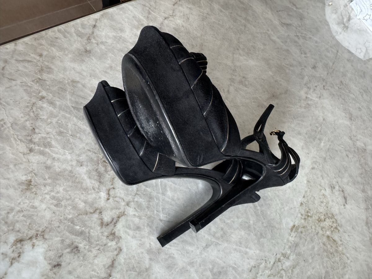 Gucci Scarpe da donna: Gucci Black Suede Peep toes – Usato da Lachen SZ venduto da ABEVA 4