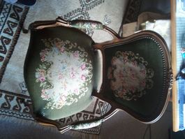 Barockstuhl mit Armlehne.