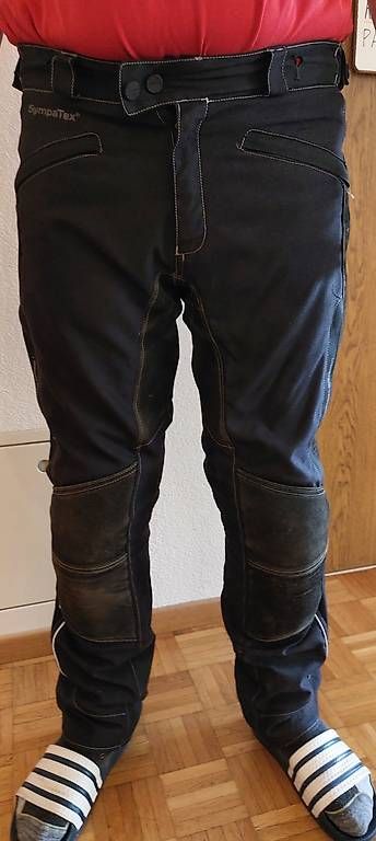 Lotti di vestiti: Motorradjacke mit Hose, Grösse XL – Usato da Amriswil venduto da Mamay0 3