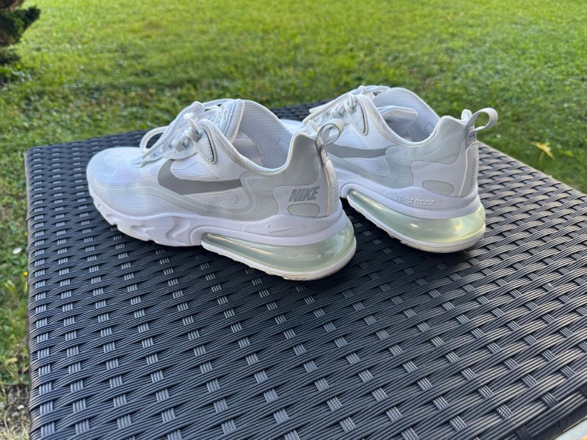 Nike Chaussures hommes: Nike Air Max 270 React, taille 42.5 – D'occasion à La Chaux-de-Fonds par kel_9khc 1
