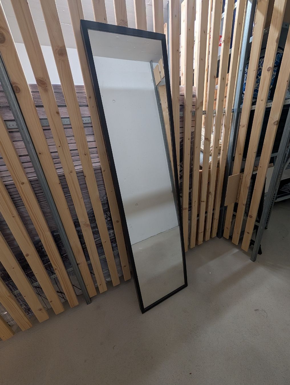 Ikea Miroirs: IKEA STAVE Mirror 40x160cm Black Frame Good Condition – D'occasion à Rüti ZH par ChantalS