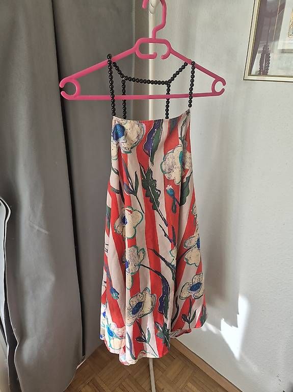 Robes: Robe Asos – Neuf avec emballage d'origine à Genève par Marie121275