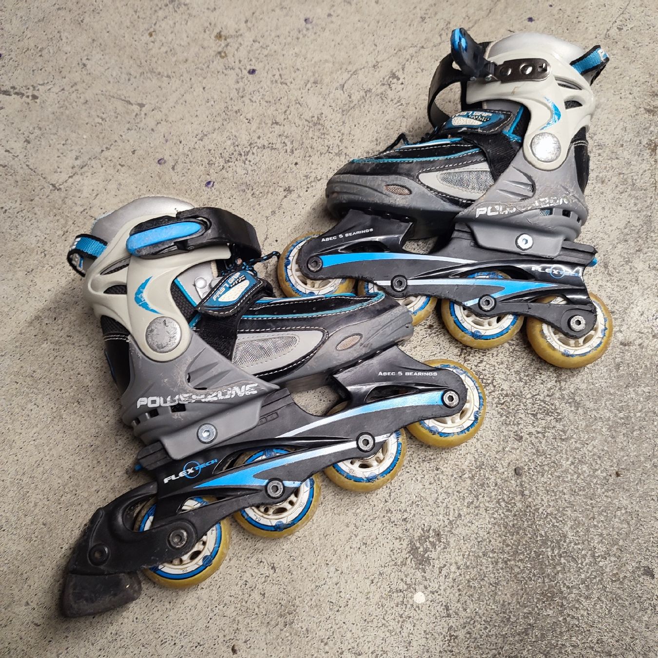 Pattini in linea & Pattini a rotelle: Powerslide Inlineskates / Rollschuhe, Grösse 30-33  – Usato da Wangen SZ venduto da mystorage