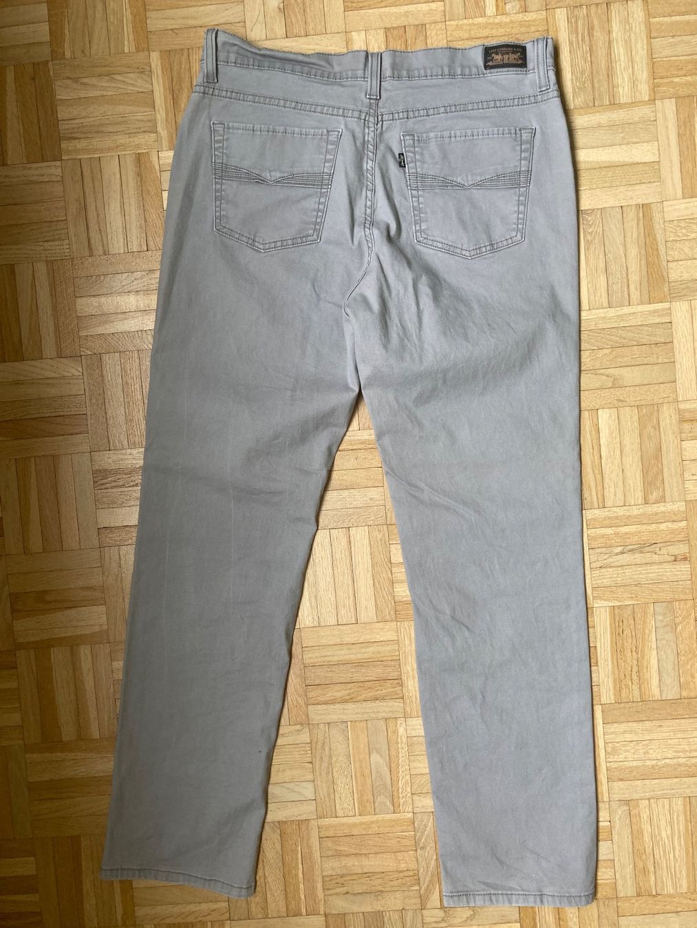 Levi's Jeans: LEVIS Jeans 512 grau Slimming straight US 14 42 NEU BW Elast – Nuovo (secondo la descrizione) da Binningen venduto da Kaila61 6