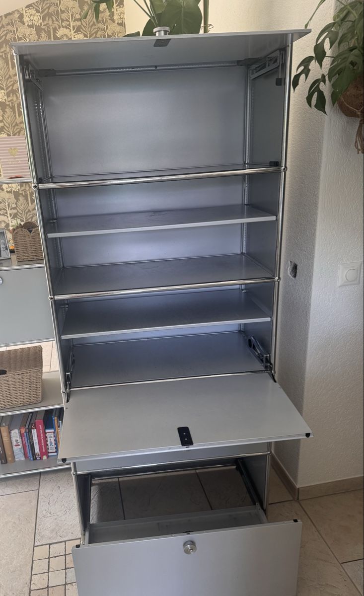 USM Étagères: UsM Haller Vitrine silber 5 Elemente – D'occasion à Münchenbuchsee par LuiConte 2