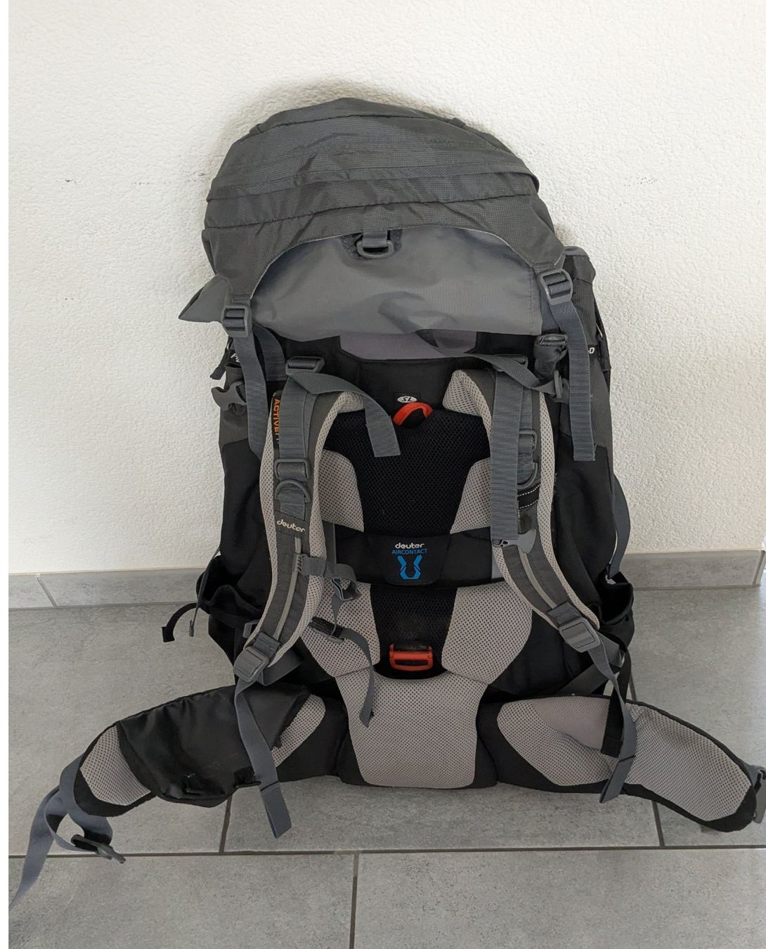 Deuter Zaini: Deuter Rucksack "Airkontact Pro 65+15 sl" – Usato da Oberweningen venduto da Ramre 8