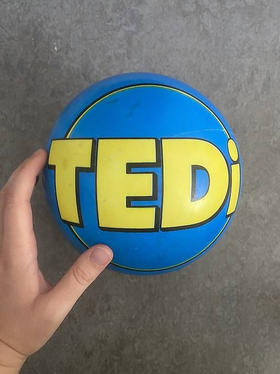 Bälle: Tedi Ball – Gebraucht aus Grenchen von Tirana 1