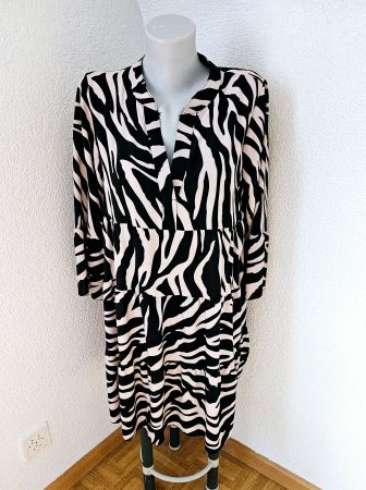 Kleid aus Italien Baraka & Ziggy  ca. M/ L Rüsche Midi Kleid