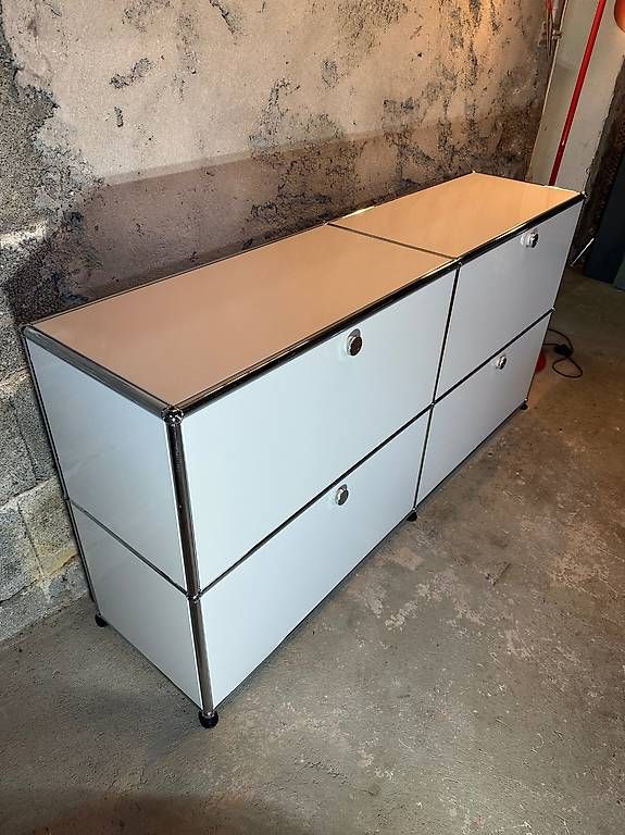 USM Cassettiere: USM Haller Sideboard lichtgrau mit 4 Klappen – Usato da Schalunen venduto da Schwende2 2
