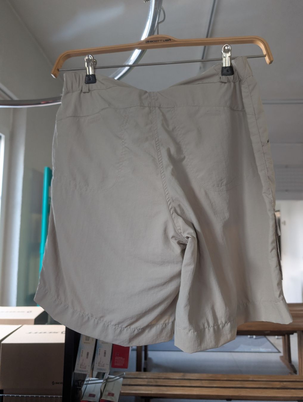 Vaude Pantaloni: Damen Velohose Vaude, Gr 38, beige – Nuovo (secondo la descrizione) da Kirchberg SG venduto da kar_5rtl 1