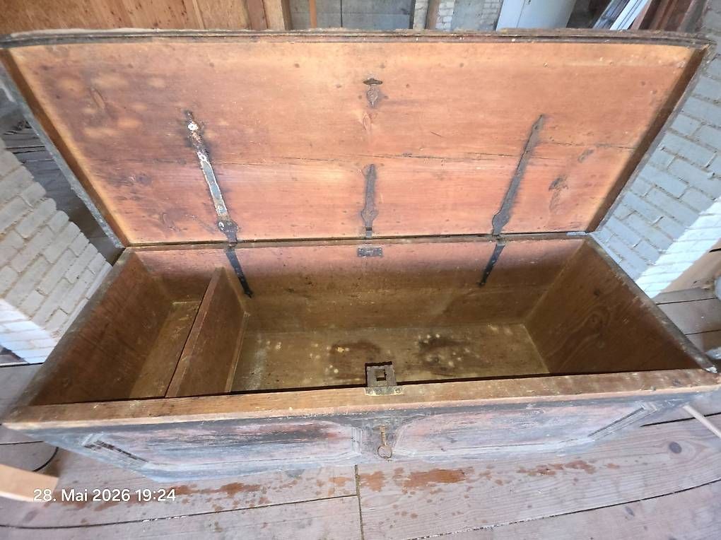 Coffres: Alte Holz-Truhe ca. 1750 – D'occasion à Buttisholz par foxi71 1