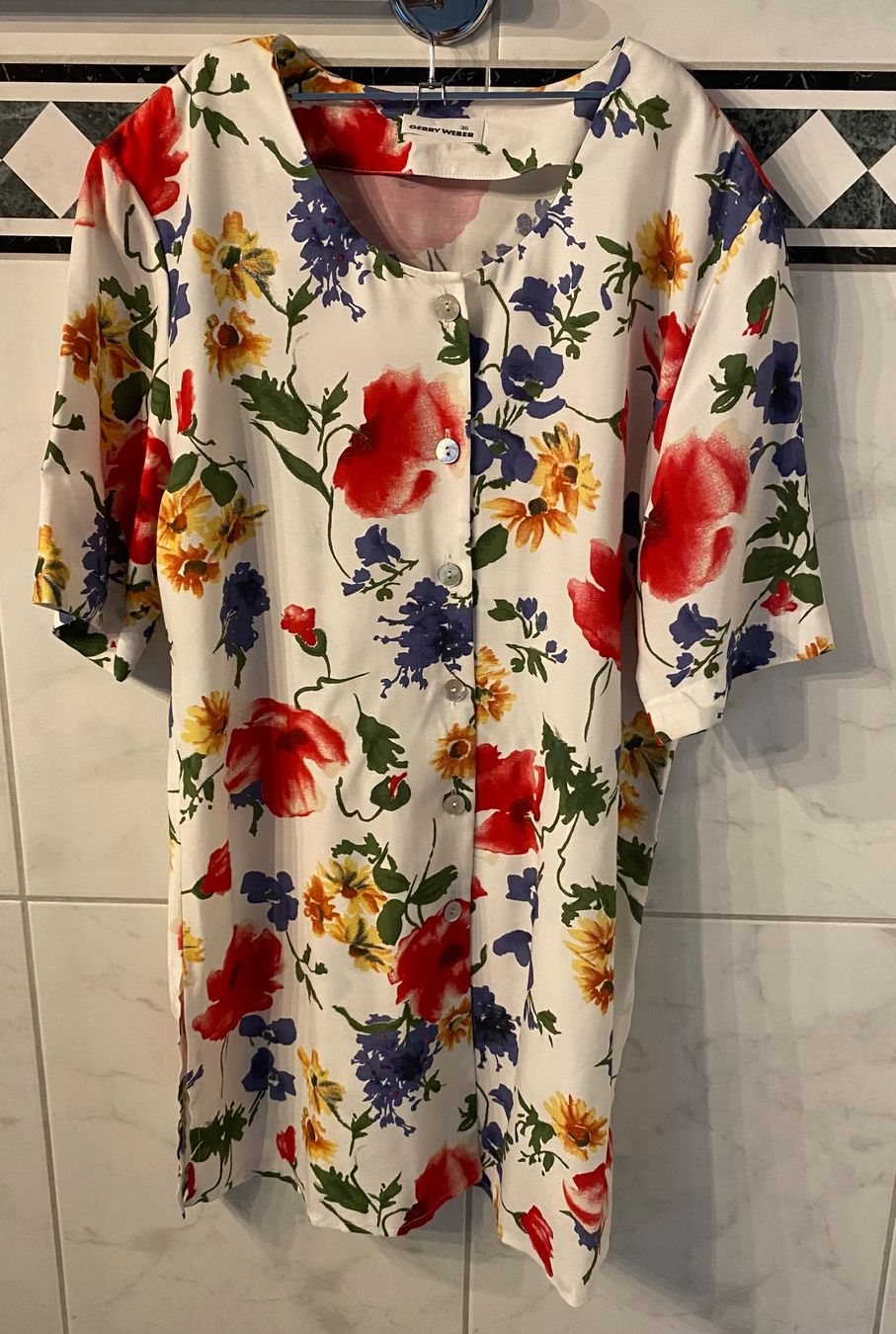 Gerry Weber Gonne: Gerry Weber Zweiteiler Jupe & Bluse Gr. 36 Blumenmuster – Usato da Niederhasli venduto da Erwied 3
