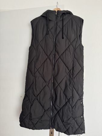 Pull&Bear Steppweste schwarz mit Kapuze Grösse S