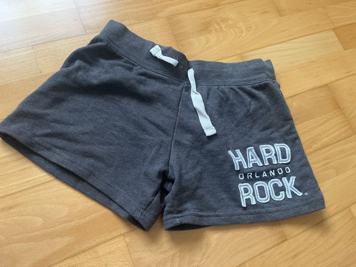 Pantaloni: Hard Rock Cafe Shorts – Usato da Bülach venduto da SharonP01